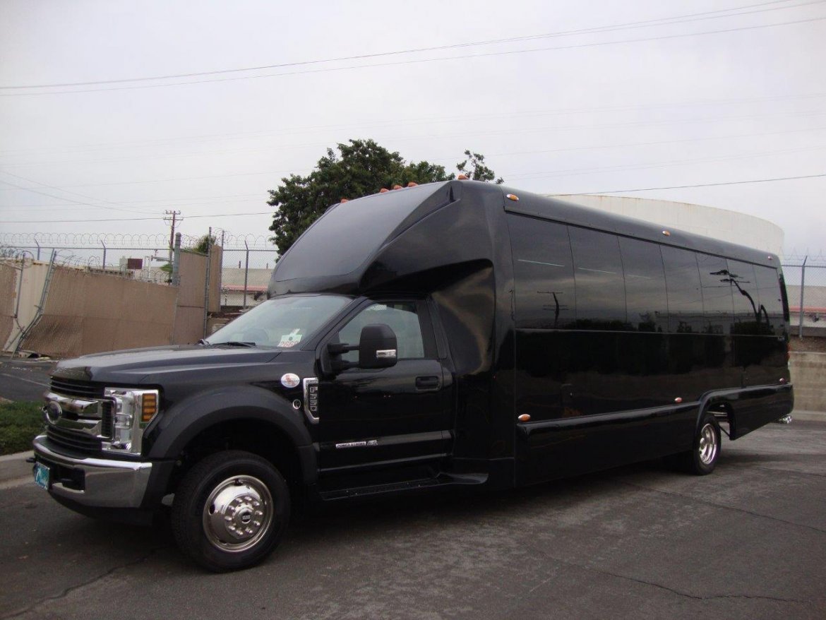 Mini Bus rental - Cascade Charter Bus